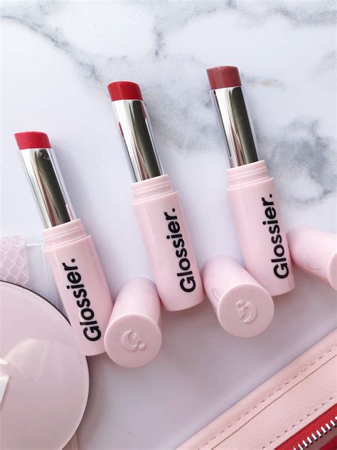 glossier ultralip makeup.